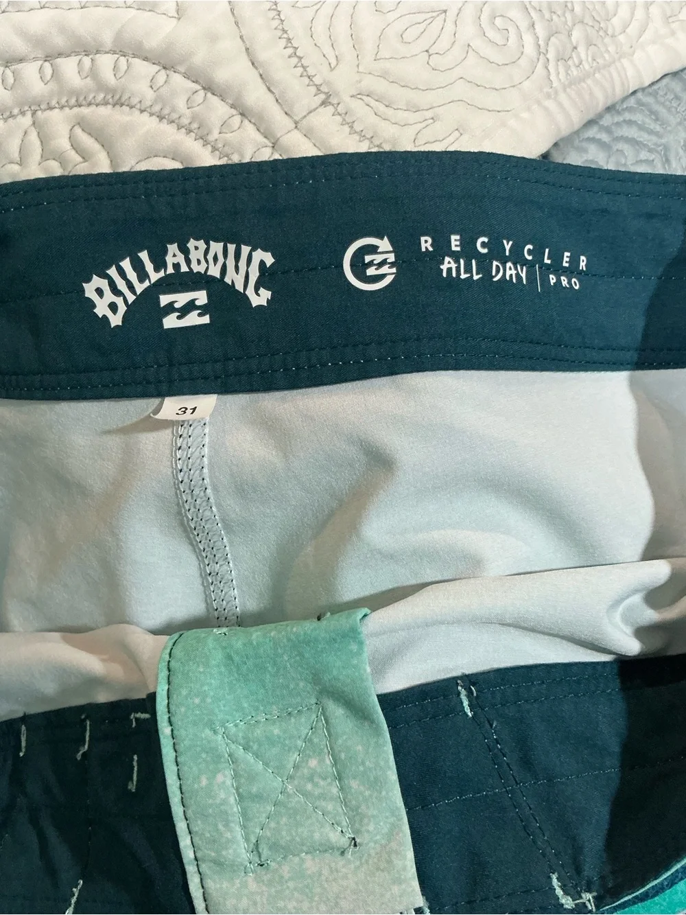 💙 Billabong Recycler All Day Pro Blue Green Stripe Board Shorts - 31 (01290)